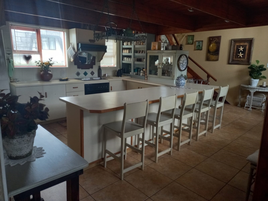 5 Bedroom Property for Sale in Stilbaai Wes Western Cape